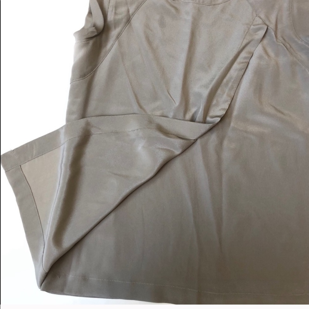 41 Hawthorne Gray Silk Short Sleeve blouse… - Picture 4 of 5